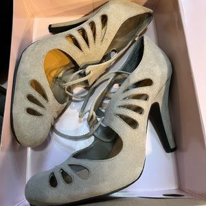 3 inch size 10 women tan suede heel very new used once